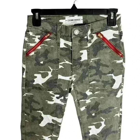 Etienne MARCEL WOMENS RED ZIPPER CAMO JEANS SIZE 25 - Picture 4 of 9